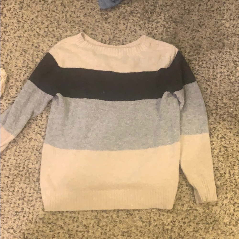 Women’s color block sweater